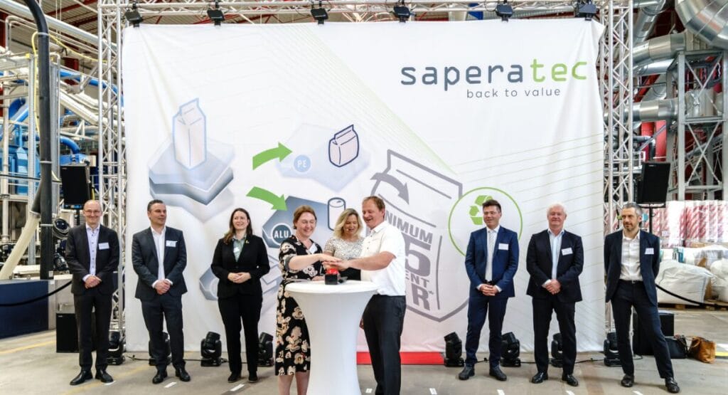 Gruppe von Männern und Frauen