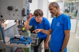 Alpla setzt weltweit auf die eigene Fachkräfteausbildung. (Bild: Alpla)