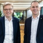 Dr. Mats Gökstorp, Vorstandsvorsitzender der SICK AG (links), und Peter Selders, CEO der Endress+Hauser Gruppe.