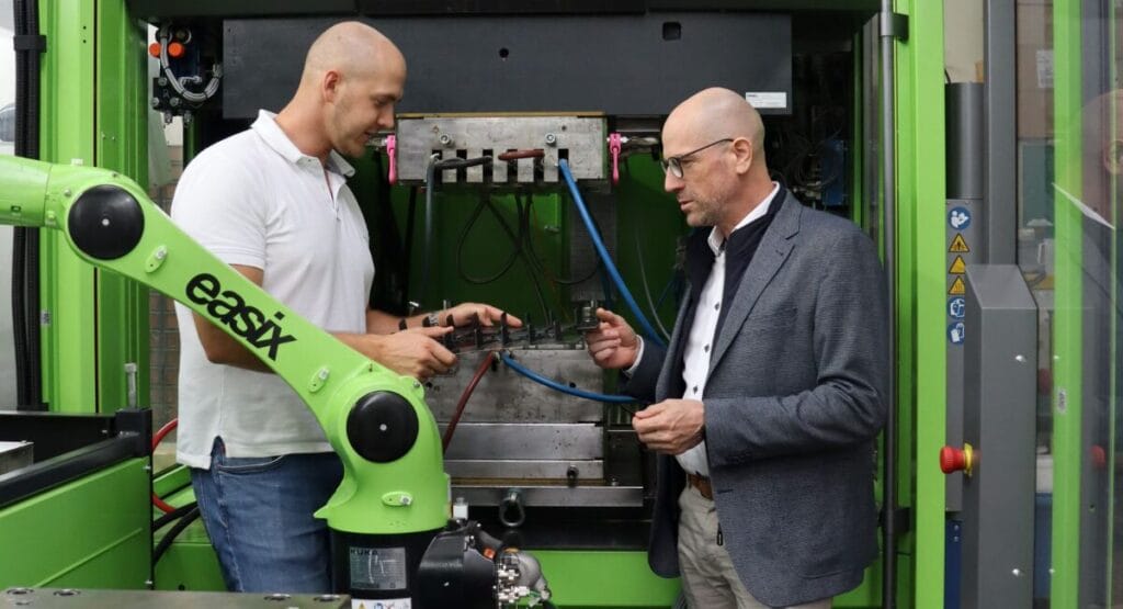 Engel hat der Technischen Hochschule Rosenheim eine hochmoderne Spritzgießzelle zur Verfügung gestellt.